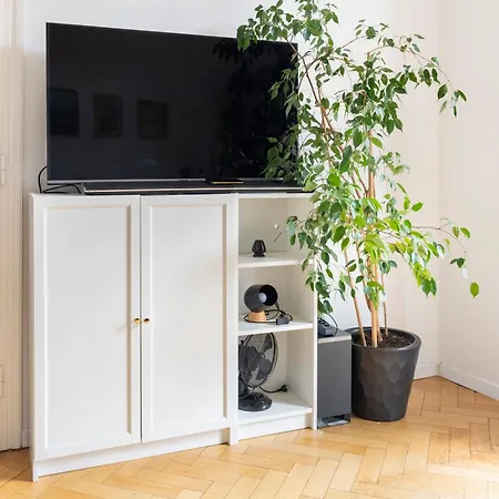 - Balcony, Workspace, Tram Stop - By Rentujemy