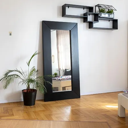 Apartment - Balcony, Workspace, Tram Stop - By Rentujemy *