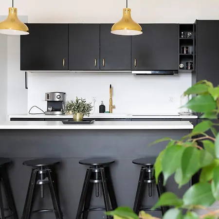 - Balcony, Workspace, Tram Stop - By Rentujemy Apartment *