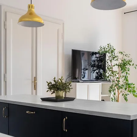 - Balcony, Workspace, Tram Stop - By Rentujemy Apartment