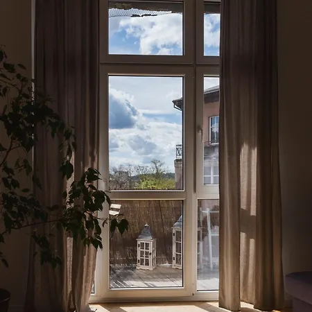 - Balcony, Workspace, Tram Stop - By Rentujemy Apartment Krakow