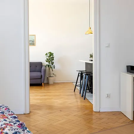 - Balcony, Workspace, Tram Stop - By Rentujemy Apartment